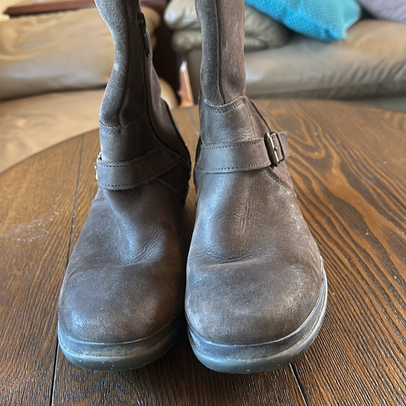 Women’s UGG Australia Boots.Size 8.5 Used once only fleece lined. - Picture 9 of 13